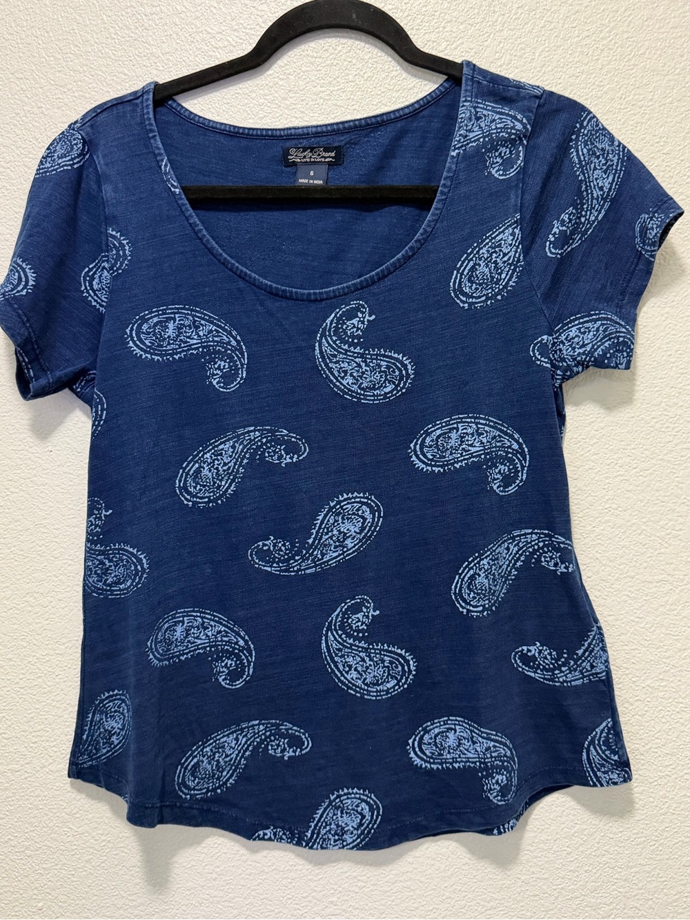 Lucky Brand blue short sleeve t-shirt, paisley print, size small